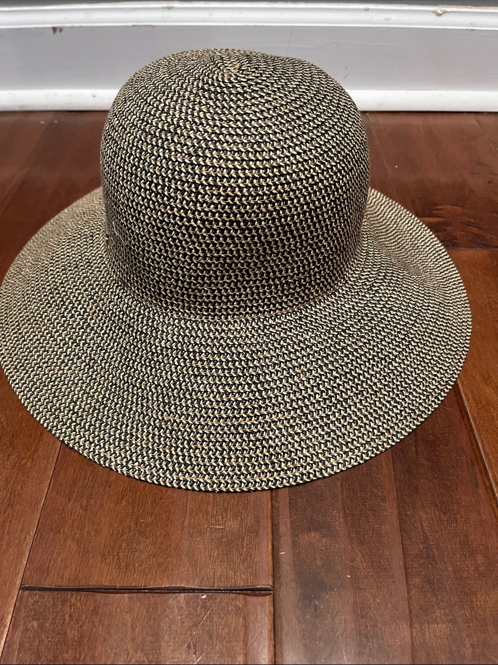 Woven Wide-Brim Hat in Black and Cream - Classic Women's Sun Hat